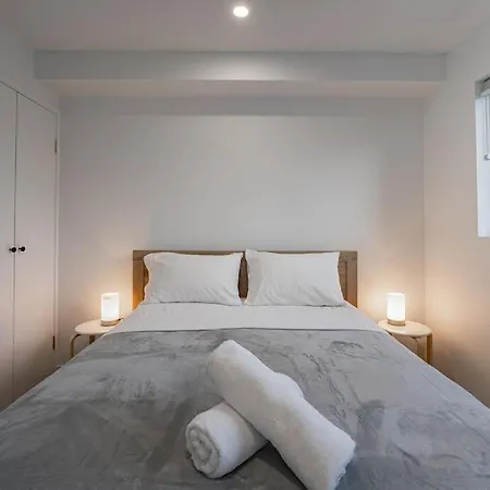 Hidden 2br1ba Apt W Parking Walk To Westfield Apartment Brisbane