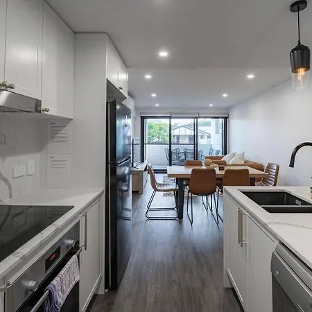 Hidden 2br1ba Apt W Parking Walk To Westfield Brisbane