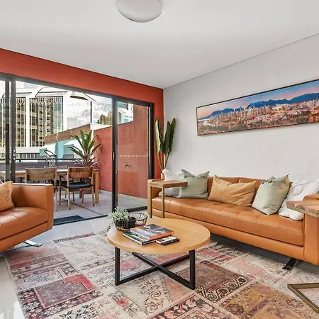 Iconic Warehouse Apartment~cbdedge~2bed/2bath/1car Brisbane