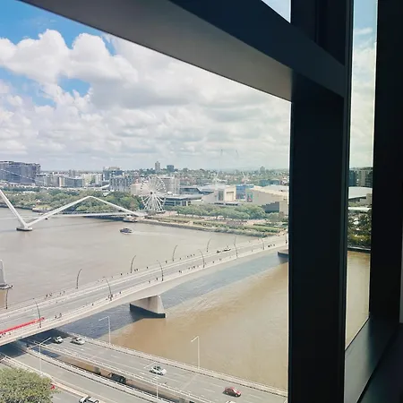 Apartment Eyes On The Fireworks Lux Riverfront 2kingbed *