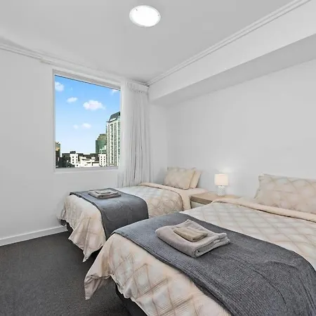 Heights! 2bed/1bath/1car/views ~ Cbd * Brisbane