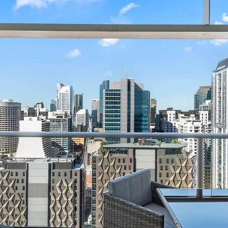 Heights! 2bed/1bath/1car/views ~ Cbd Apartment *