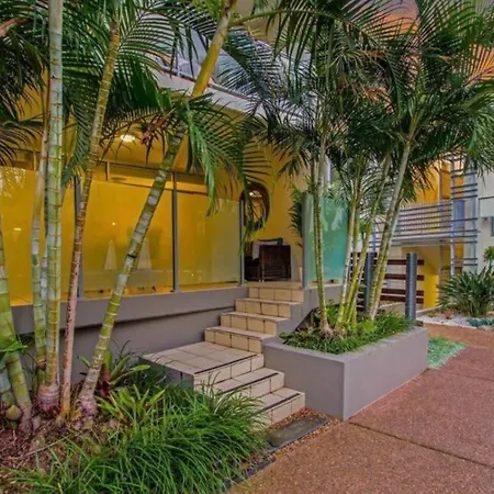 Apartment 1br, Study + Patio & Pool *