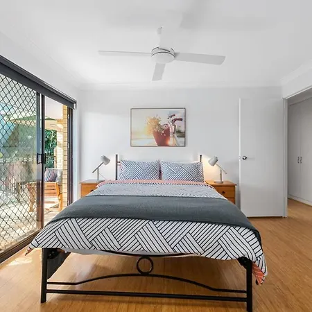 Spacious & Comfy 2 Bed 2 Bath 2 Car - Auchenflower Apartment *