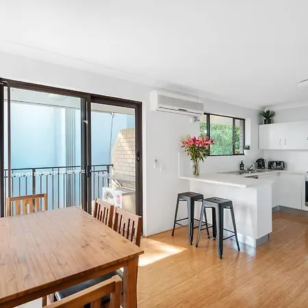 Spacious & Comfy 2 Bed 2 Bath 2 Car - Auchenflower Brisbane