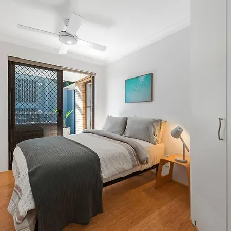 Spacious & Comfy 2 Bed 2 Bath 2 Car - Auchenflower Apartment