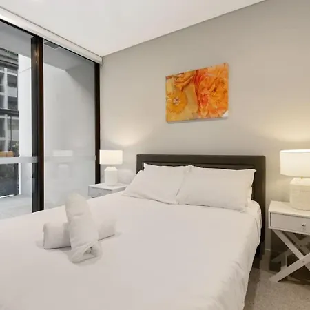 1br Luxury At Prime Location W Carpark Apartment