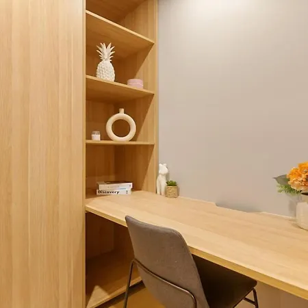 1br Luxury At Prime Location W Carpark Apartment *