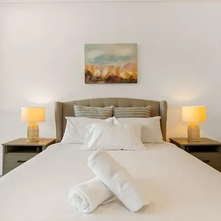Excellent Location Luxury 2br W Carpark Apartment Brisbane