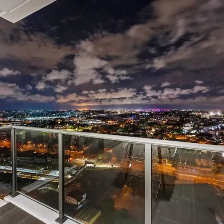 Apartment 1 Bed 2 Bath -