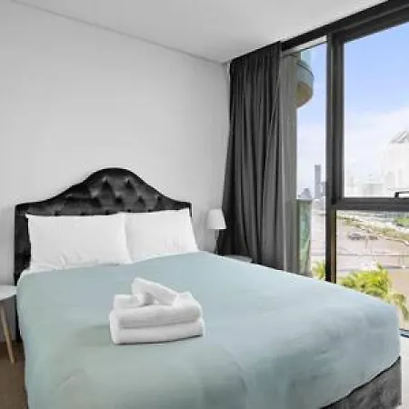 Holiday home Stunning Water View 11th Floor 2br Apt Freeparking