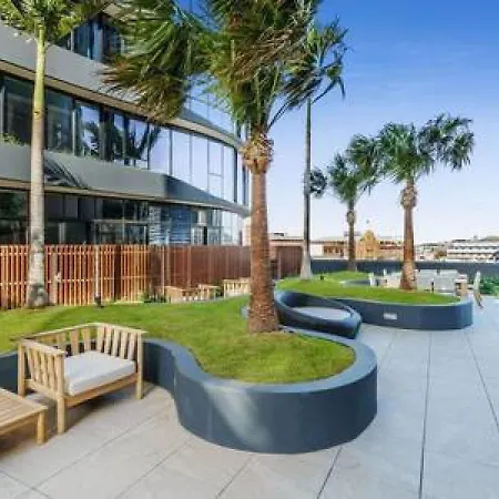 Stunning Bridge View On A High Floor Fpkg *