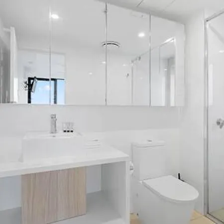 54q Abnb-style Opposite Lush Park Playground, Portside 2br Fpkg Brisbane
