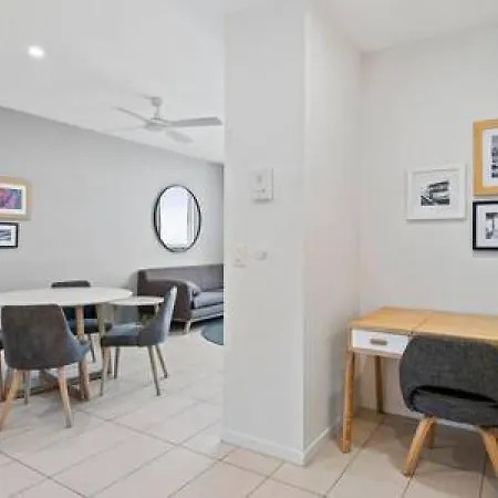 Boutique Park-view 1br Apartment, Central Location Holiday home