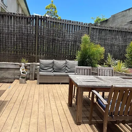 Yeronga Hideaway *