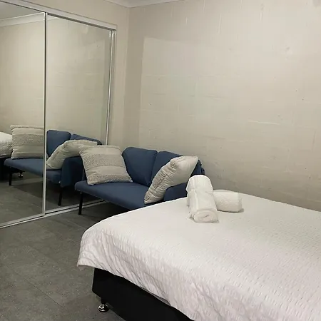 Yeronga Hideaway Apartment *