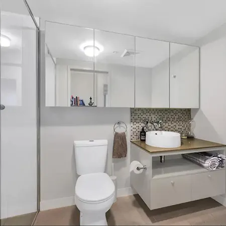 Apartment Light In Amazing Location *
