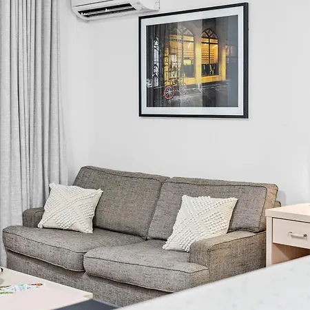 Apartment Cityscape Charm - Comfort In The