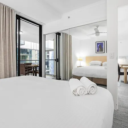 Cityscape Charm - Comfort In The Brisbane