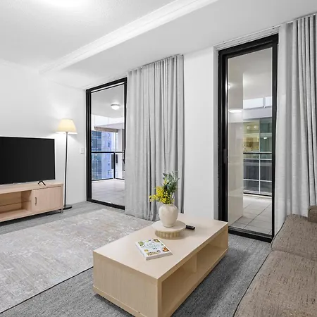Apartment Cityscape Charm - Comfort In The Brisbane