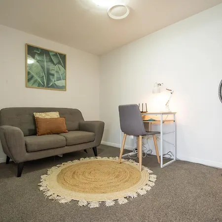 Riverside Retreat! Beautiful Water Views! - New Farm Apartment *