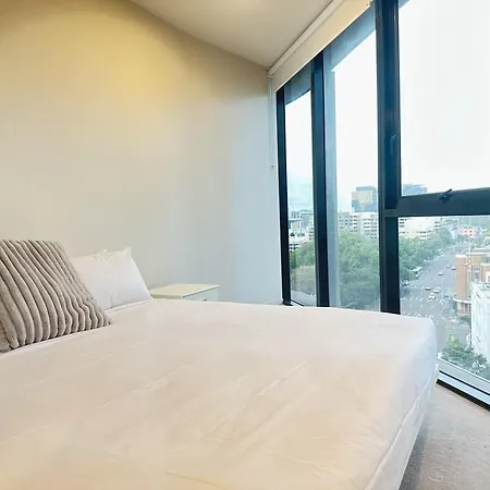 Riverside Story Retreat At Queen Street Apartment