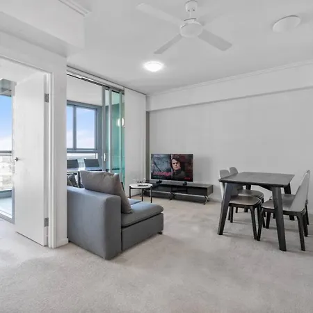 Stylishs Riverside 1br Apartment, Central Location *