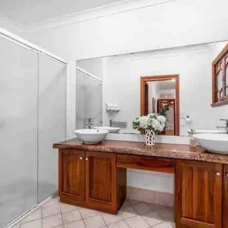 Rosebay Water Front 4 Bd Brisbane
