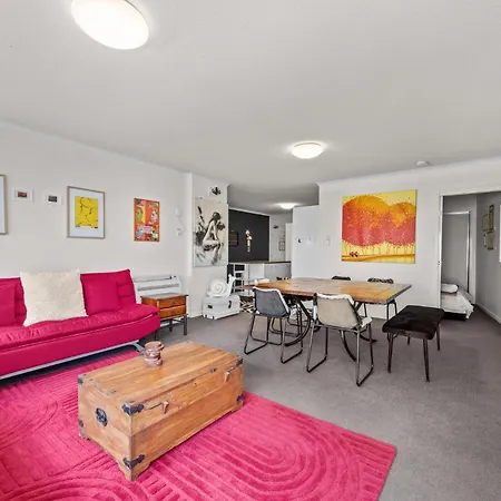 Hidden Haven Apt W/park & Pool Apartment *
