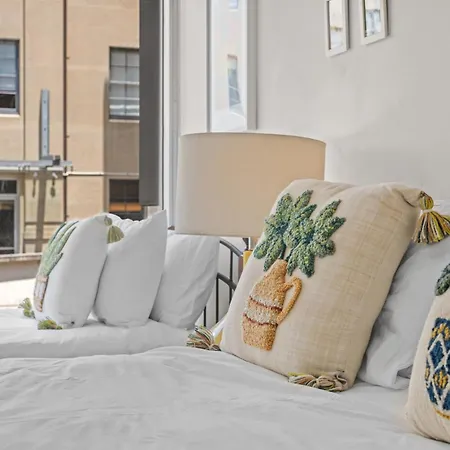 Hidden Haven Apt W/park & Pool Apartment Brisbane