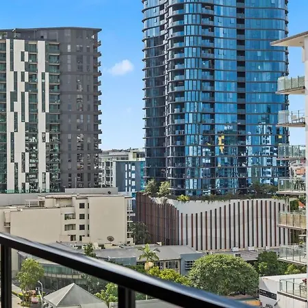 South Bank Living! ~ 1bed, 1bath, 1car, Balcony Apartment Brisbane
