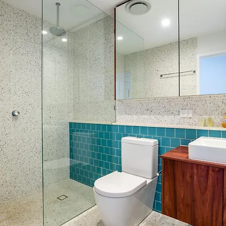 Westend 3 Bedroom Split Level Townhouse Next To River *