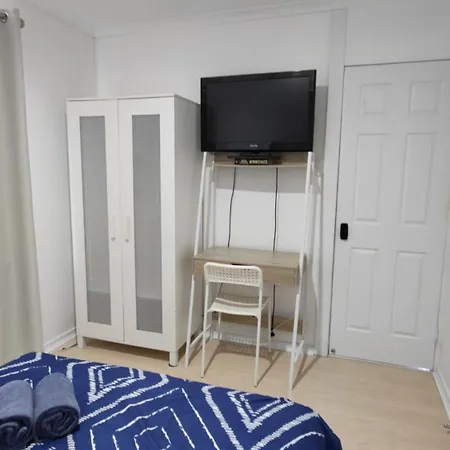 Guest house 72 On Newnham Brisbane