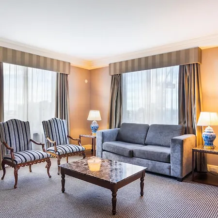 Stamford Plaza 5*