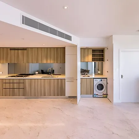 2 Bed 2 Bath In Cbd With Car Park Apartment