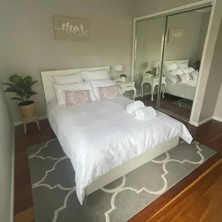 Charming - 4-bedroom Plus Study