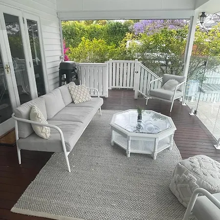 Charming - 4-bedroom Plus Study