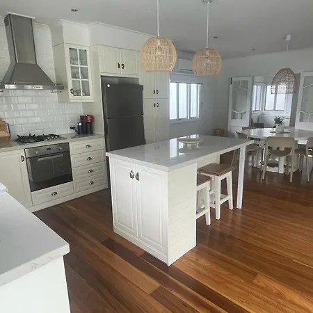 Charming - 4-bedroom Plus Study *