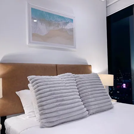 Apartment Riverfront Oasis 2bed Panoramic Riverview