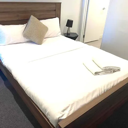 Kozyguru Fortitude Valley High Level 2 Bed + Free Parking Qfv179-2612 *