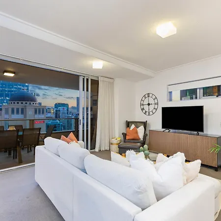 Skyline Hosted By Aab Apartment