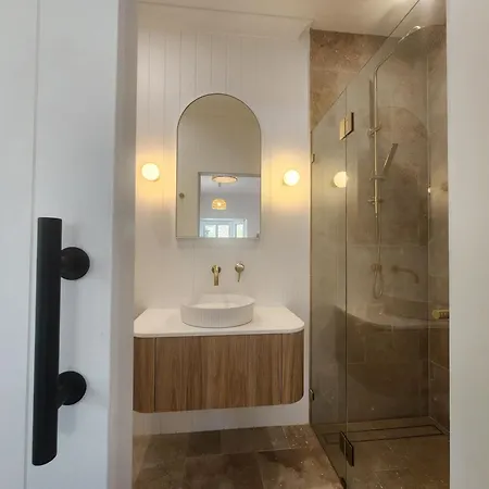 Classic Queenslander With Pool & Yard Brisbane