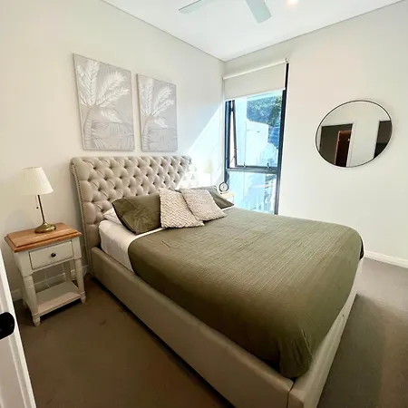 Great Located Unit/private Balcony, Pool,gym,parking Apartment Brisbane