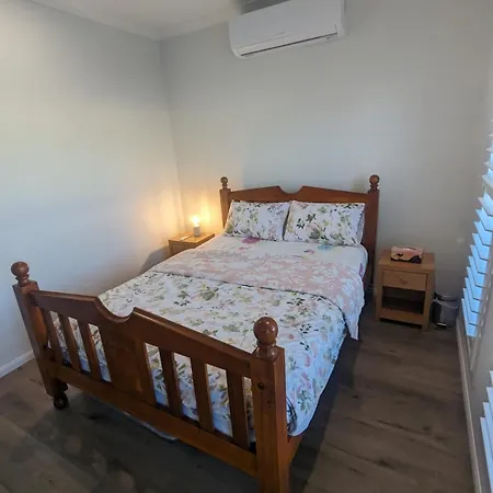 Immaculate 2-beds Entire House Chermside