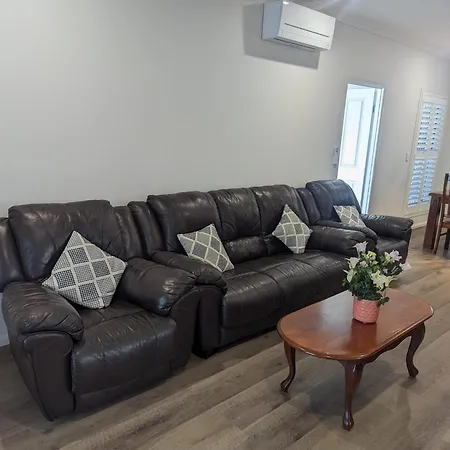 Immaculate 2-beds Entire House Chermside *