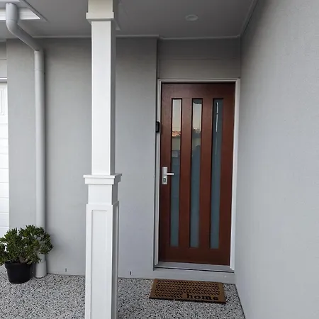 Immaculate 2-beds Entire House Chermside Holiday home