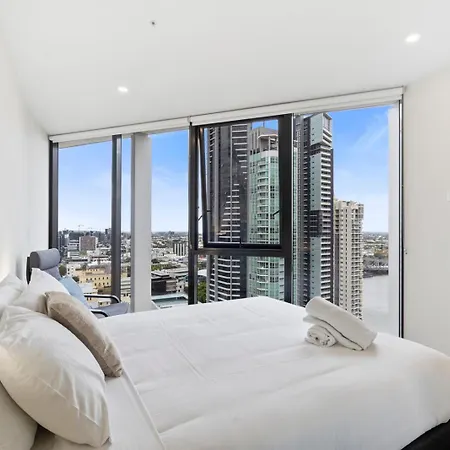 Story Bridge City & River View 2 Bedroom With Car Park Apartment