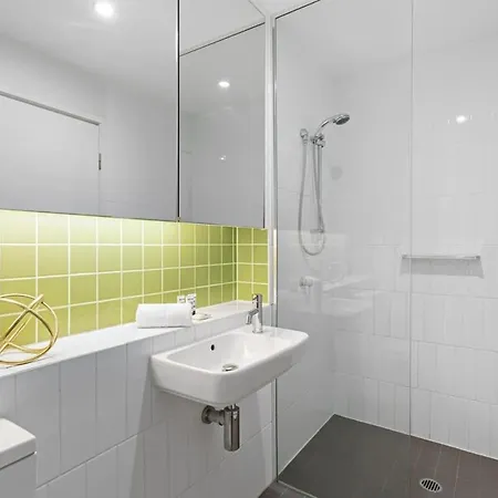 Comfy 2-bed With Bbq & Close To The Train Station *