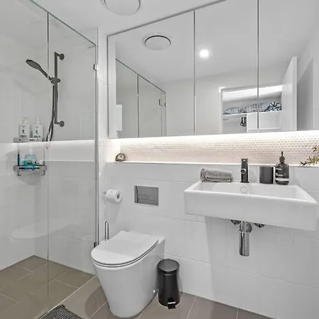 Apartment Riverfront Retreat! ~2bed/2bath/1car/huge Balcony Brisbane