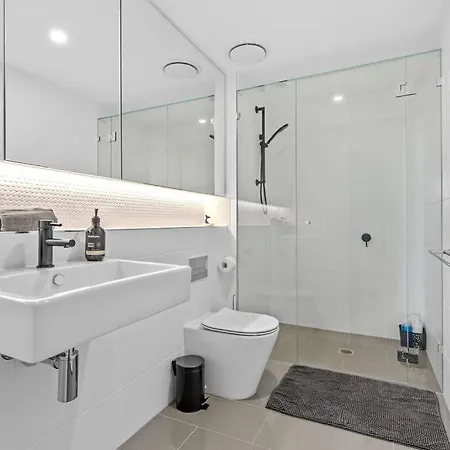 Riverfront Retreat! ~2bed/2bath/1car/huge Balcony Apartment Brisbane